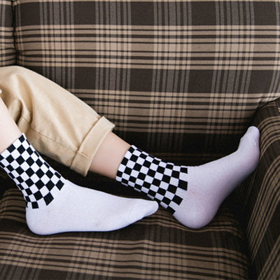 Elastic Sports White And Black Squares Socks