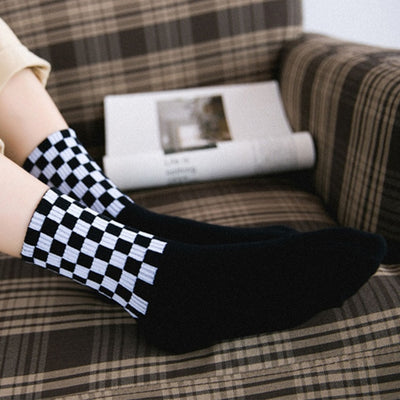 Elastic Sports White And Black Squares Socks